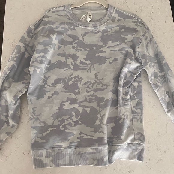 Lululemon Perfectly Oversized Crew - Picture 4 of 7